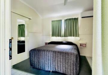 Queen-Room-img-2